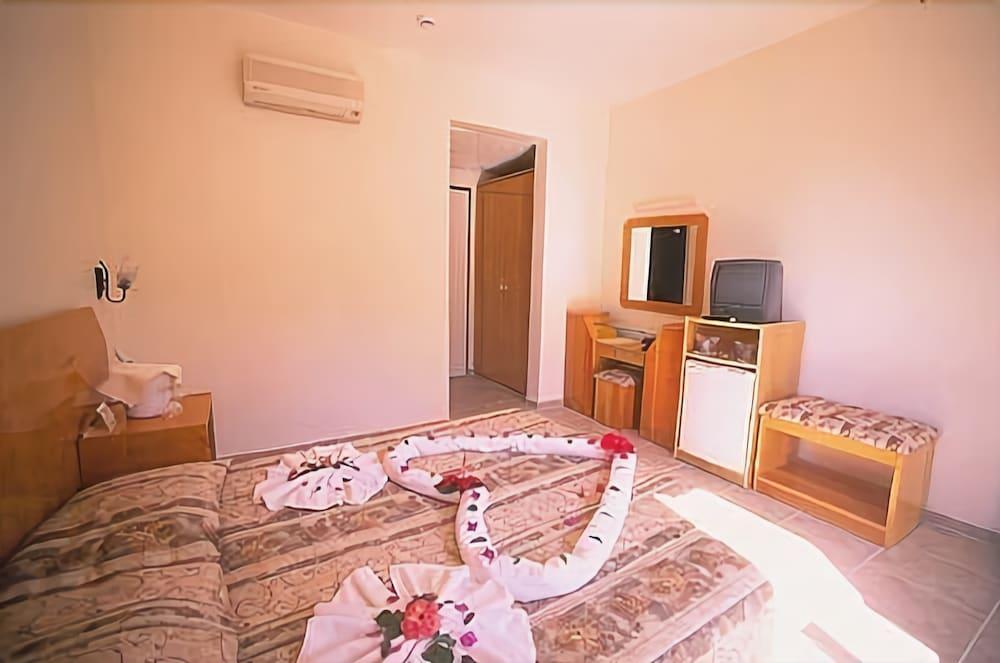 Carmina Hotel Ölüdeniz Buitenkant foto
